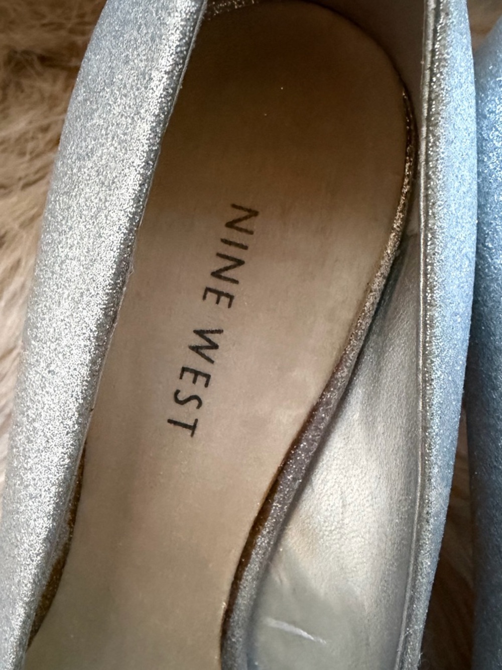 Nine West Metallic Silver Pointed Pumps Sz 10M - Picture 2 of 5
